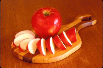 Sliced Honeycrisp apples